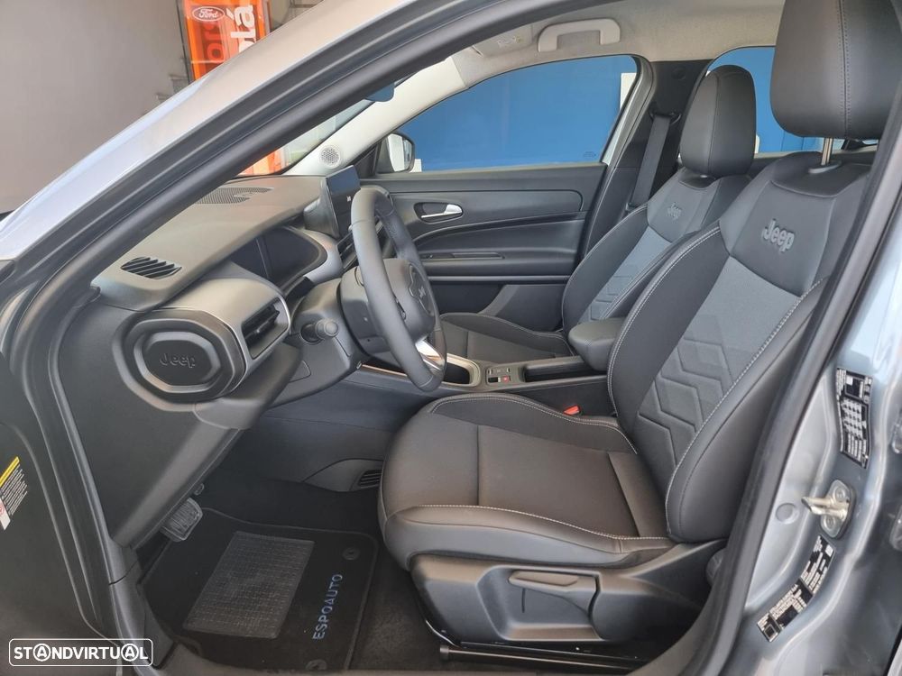 Jeep Avenger 54 kWh Altitude - 11