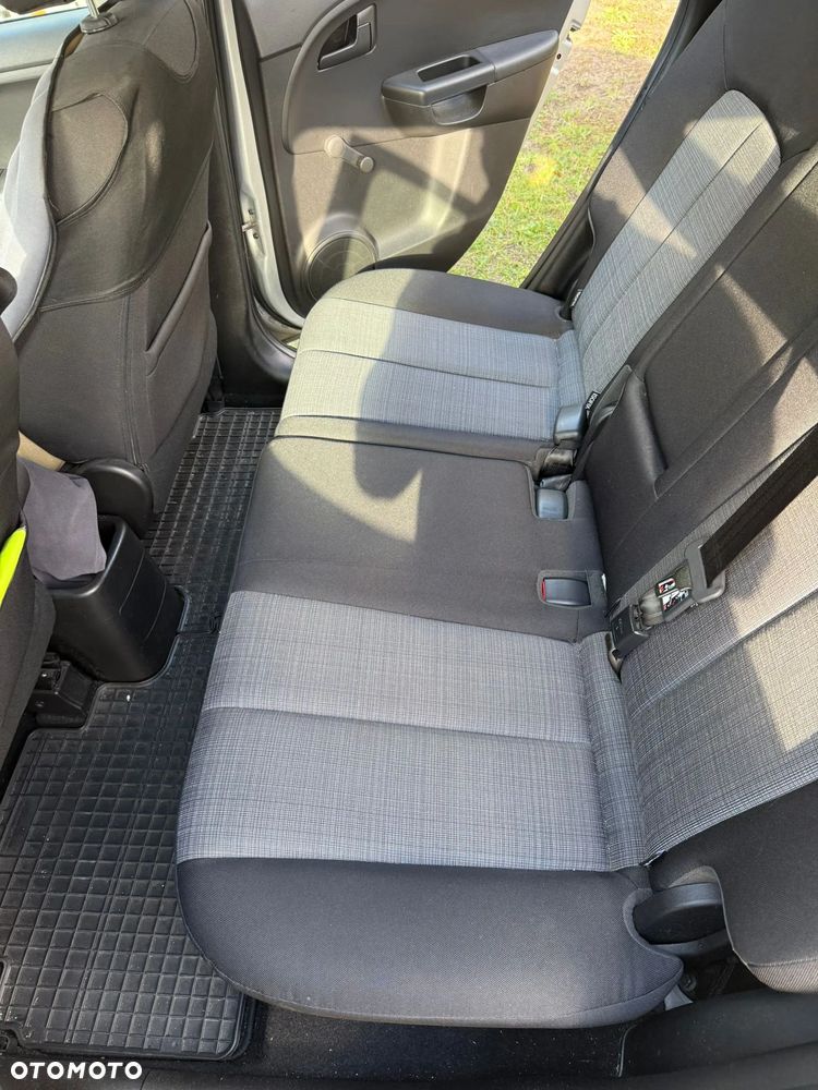 Kia Venga 1.4 S - 12