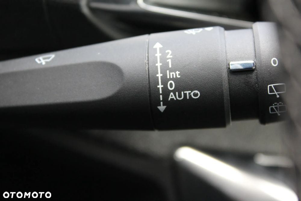 Peugeot 3008 1.2 PureTech Active Pack S&S - 23