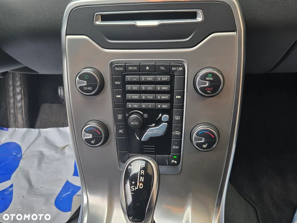 Volvo V70 D4 Geartronic Summum - 31