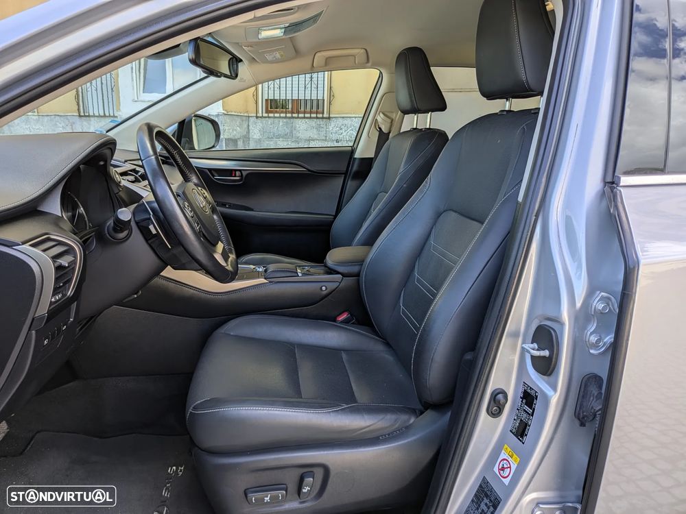 Lexus NX 300h Executive+ - 4