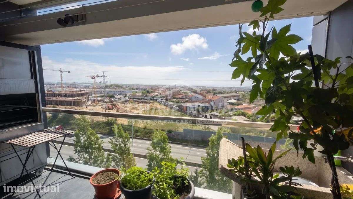 Apartamento T4 c/ Garagem Fechada para 3 viaturas em Santa Marinha - Grande imagem: 3/31