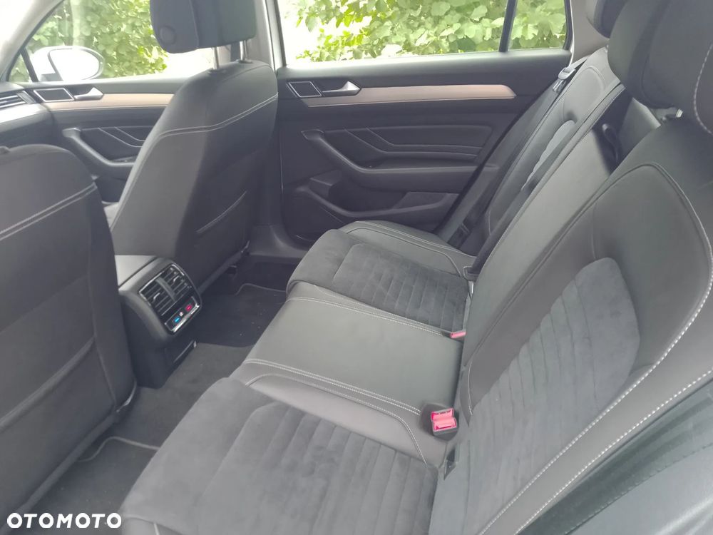 Volkswagen Passat 2.0 TDI SCR DSG Comfortline - 9
