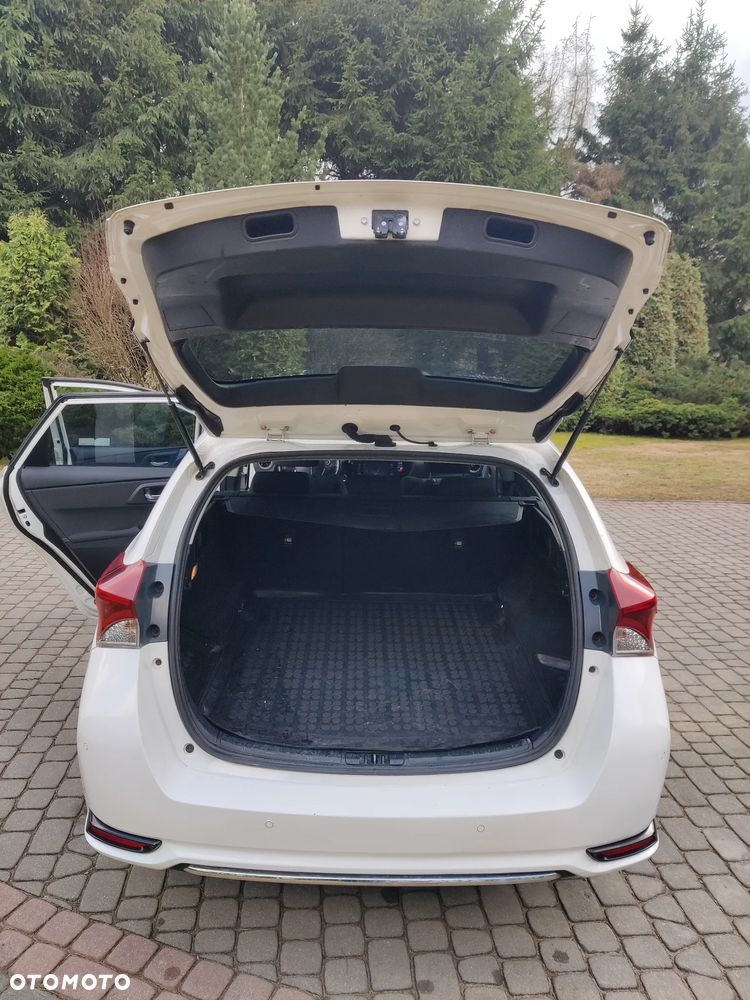 Toyota Auris Hybrid 135 Premium - 26