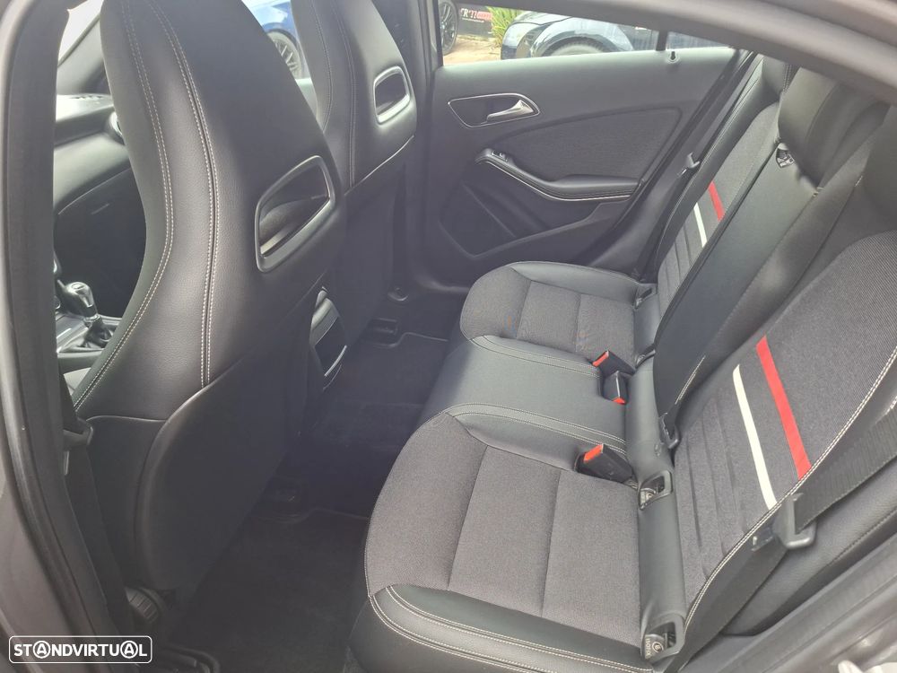Mercedes-Benz A 180 - 21