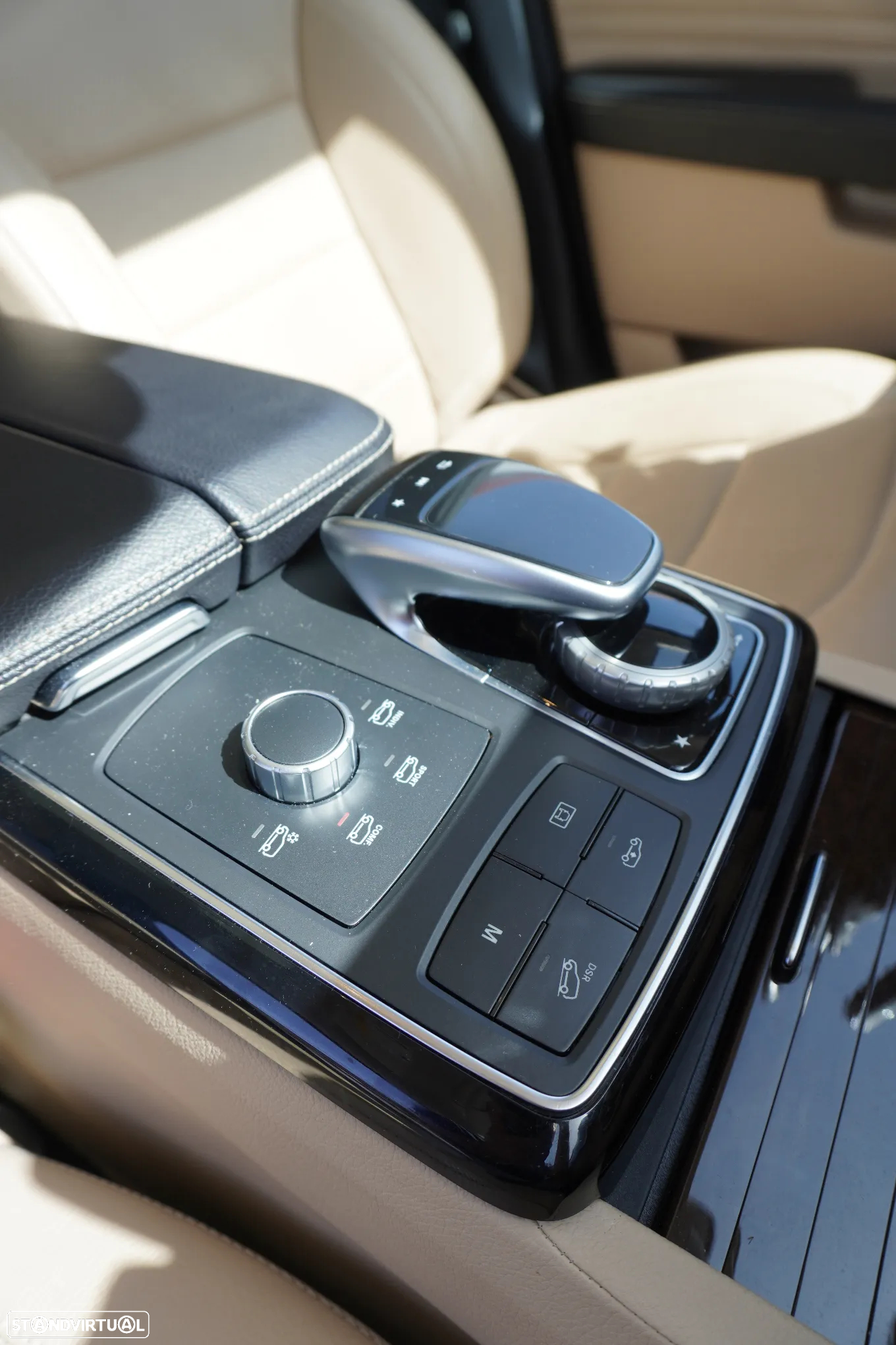 Mercedes-Benz GLE 350 d 4Matic 9G-TRONIC AMG Line - 25