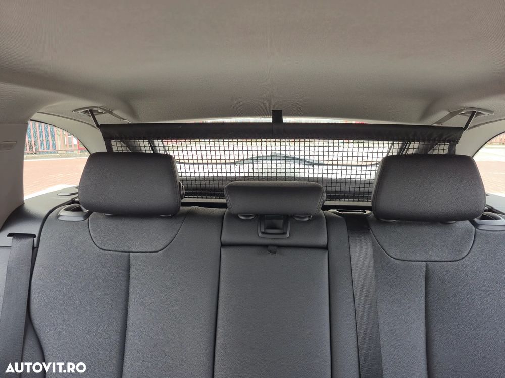BMW Seria 3 318d Sport Line - 36
