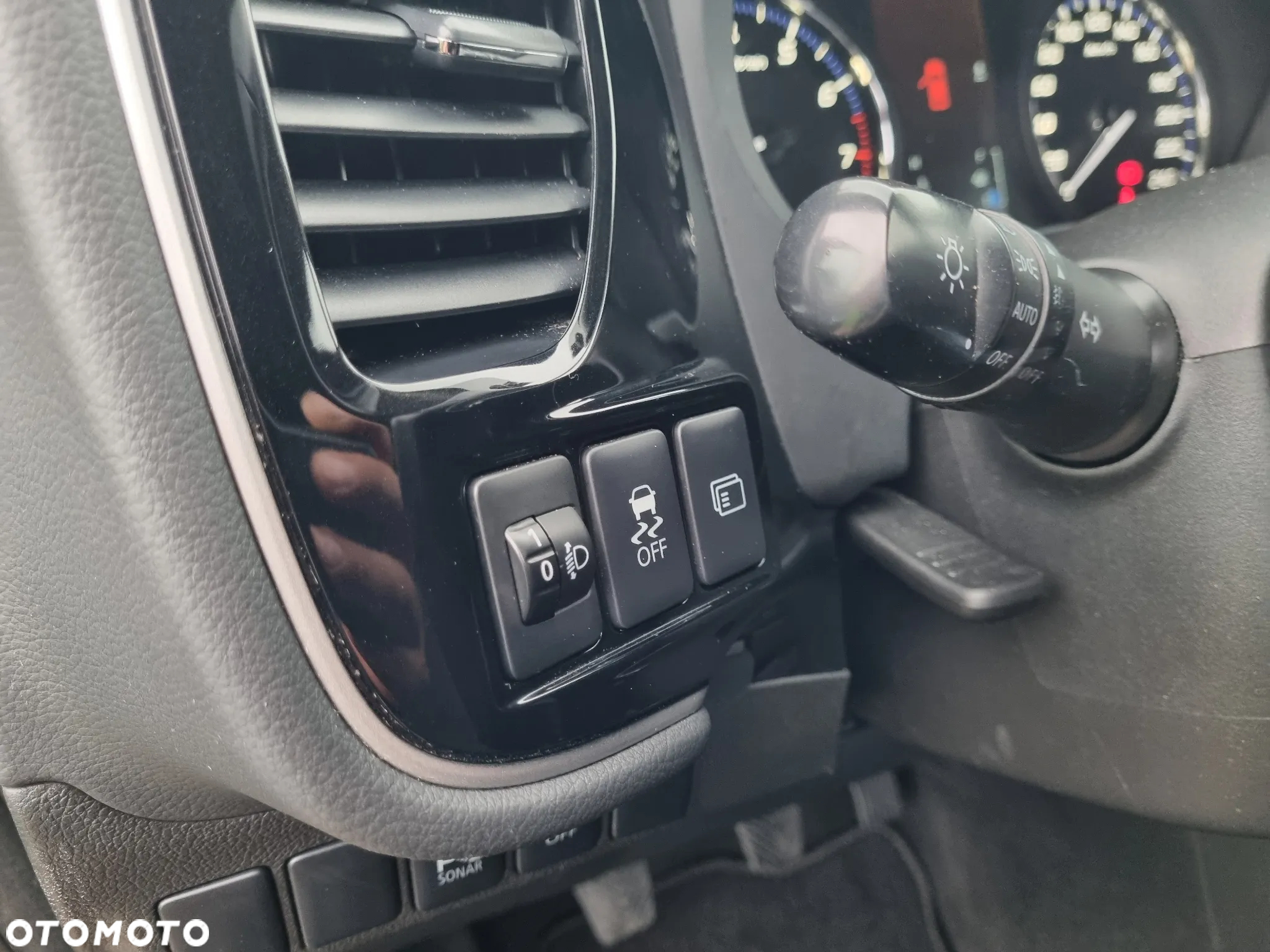 Mitsubishi Outlander - 23