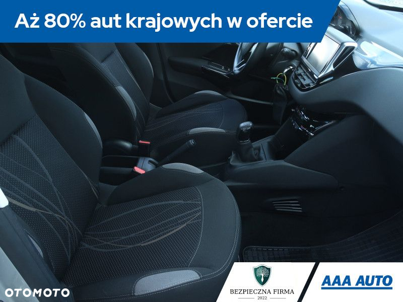 Peugeot 208 - 10