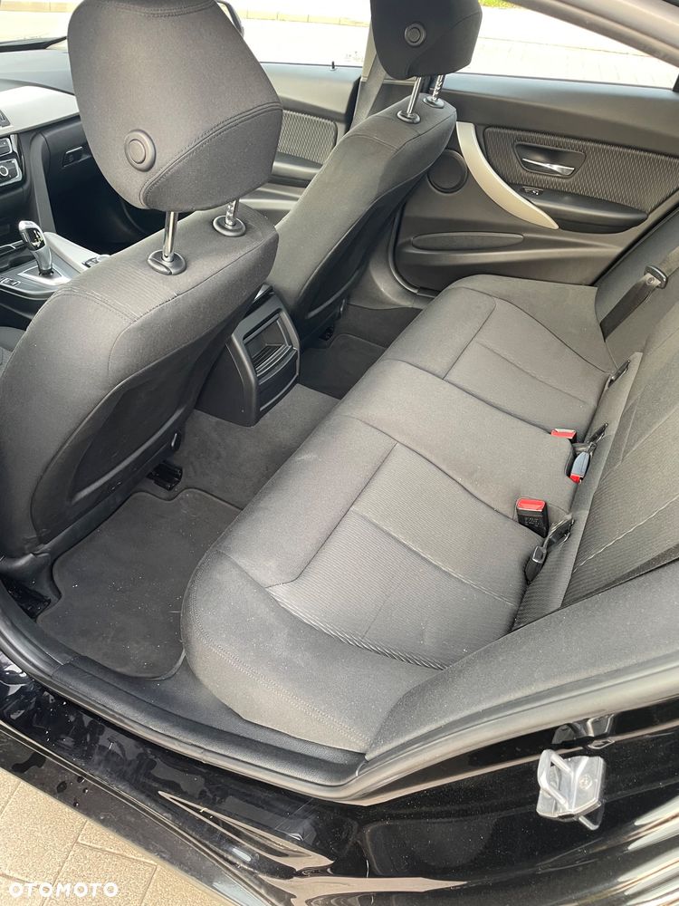 BMW Seria 3 318i - 6