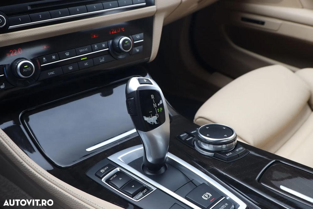 BMW Seria 5 520d Aut. Luxury Line - 26