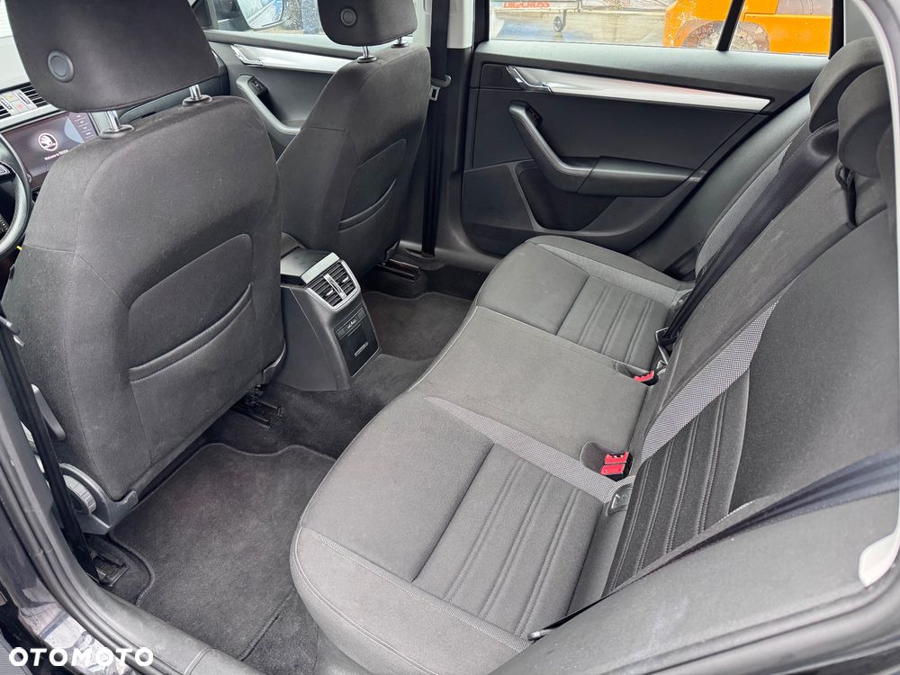 Skoda Octavia 1.6 TDI DSG Ambition - 10