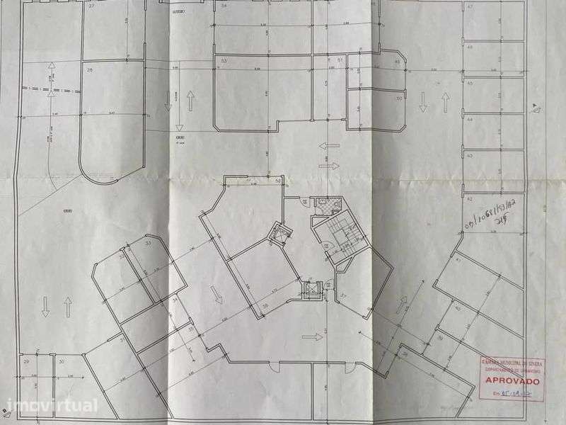 Arrenda-se Garagem Box com 14m2 - Queluz - Grande imagem: 2/6