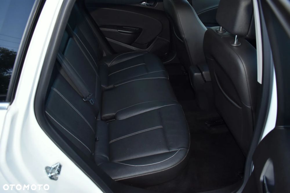 Opel Astra 1.4 Turbo Edition - 37
