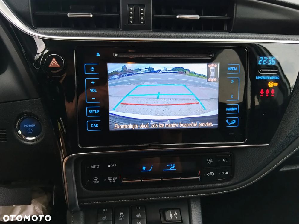 Toyota Auris Hybrid 135 Premium - 10