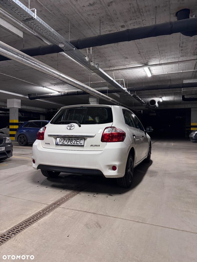 Toyota Auris 1.4 D-4D 2010 - 8