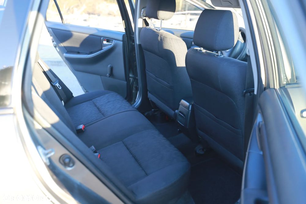 Toyota Corolla - 9