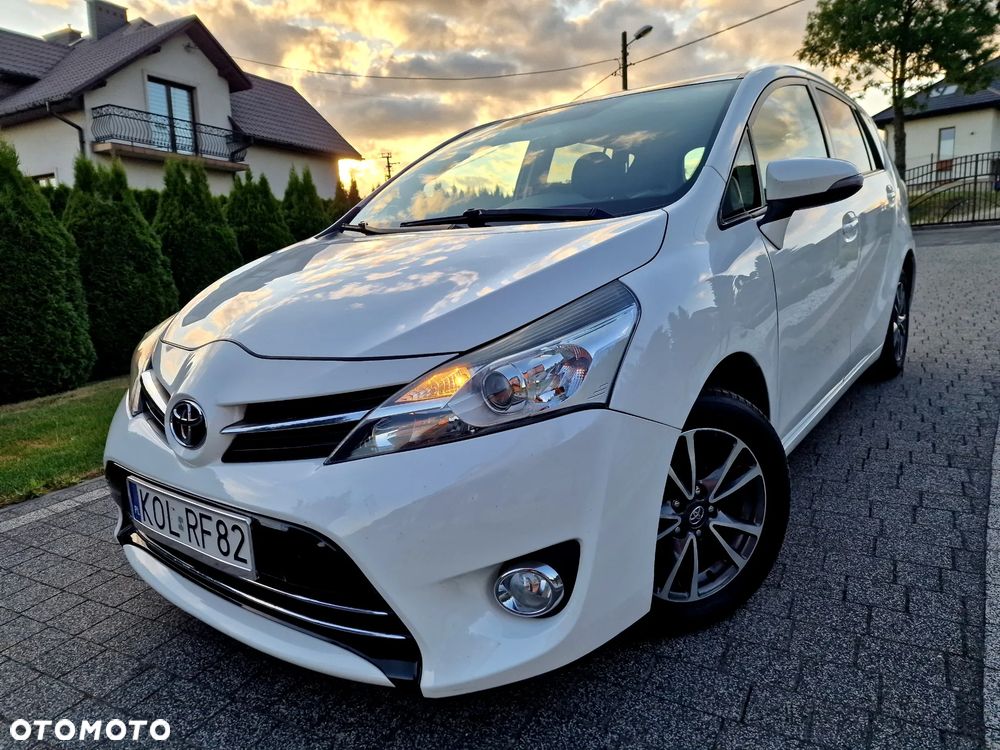 Toyota Verso 1.6 Premium - 1