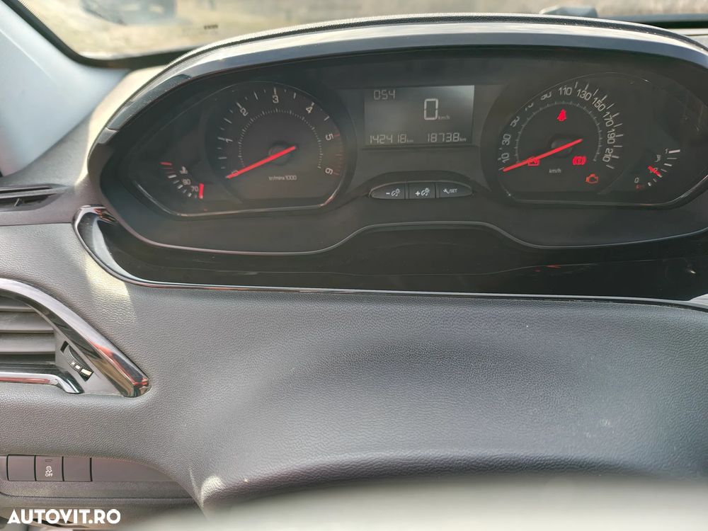 Peugeot 208 1.4 HDi FAP Access - 12