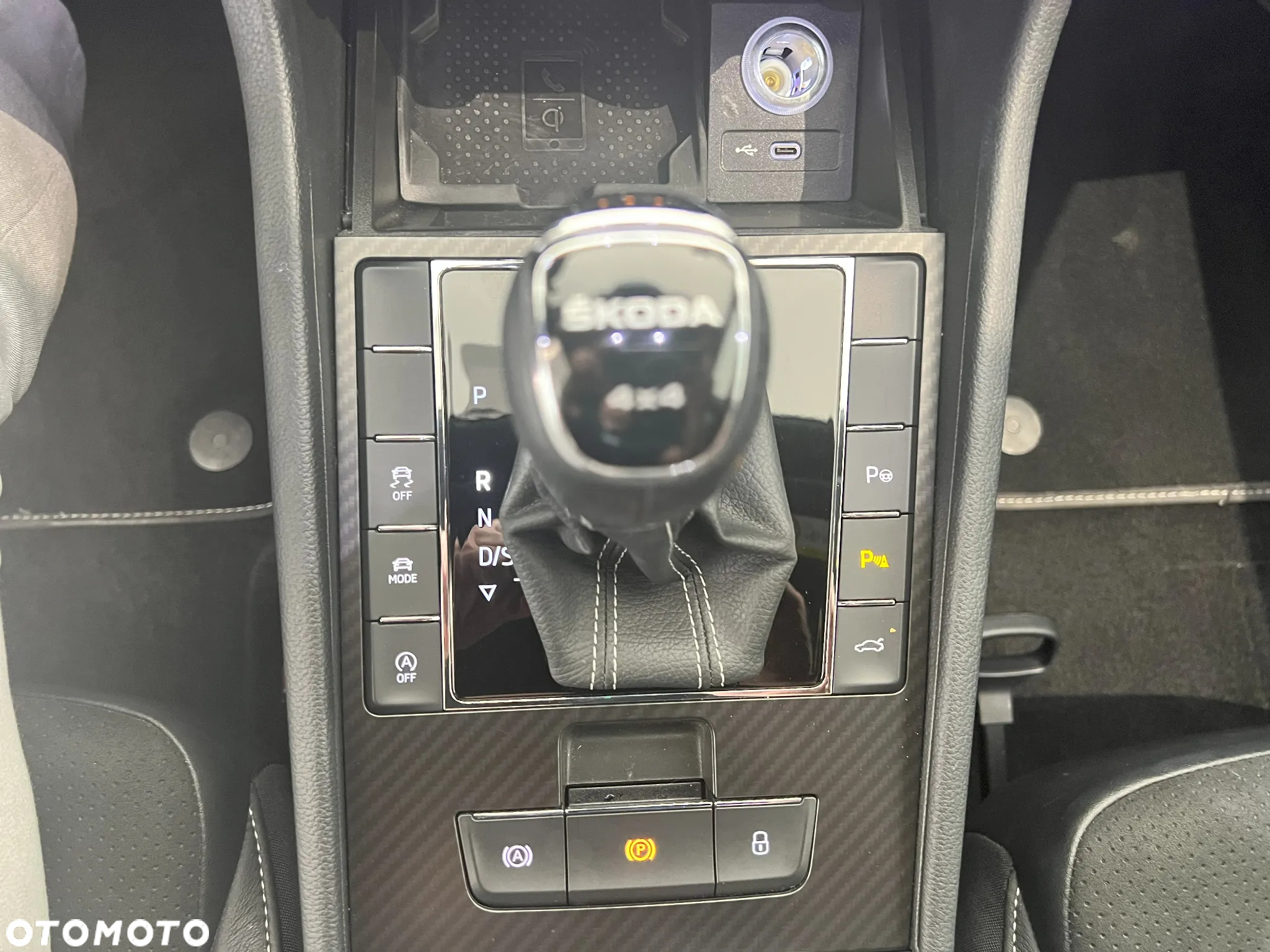 Skoda Superb 2.0 TDI SCR 4x4 Sportline DSG - 32