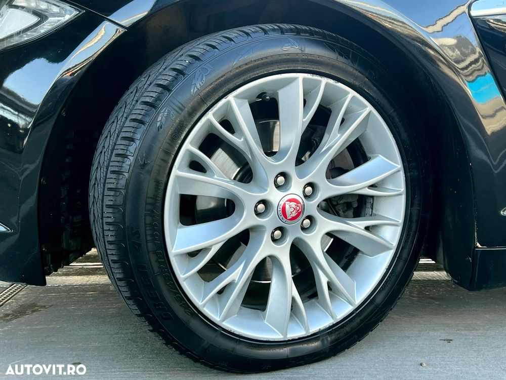 Jaguar XF 2.2D Luxury - 21