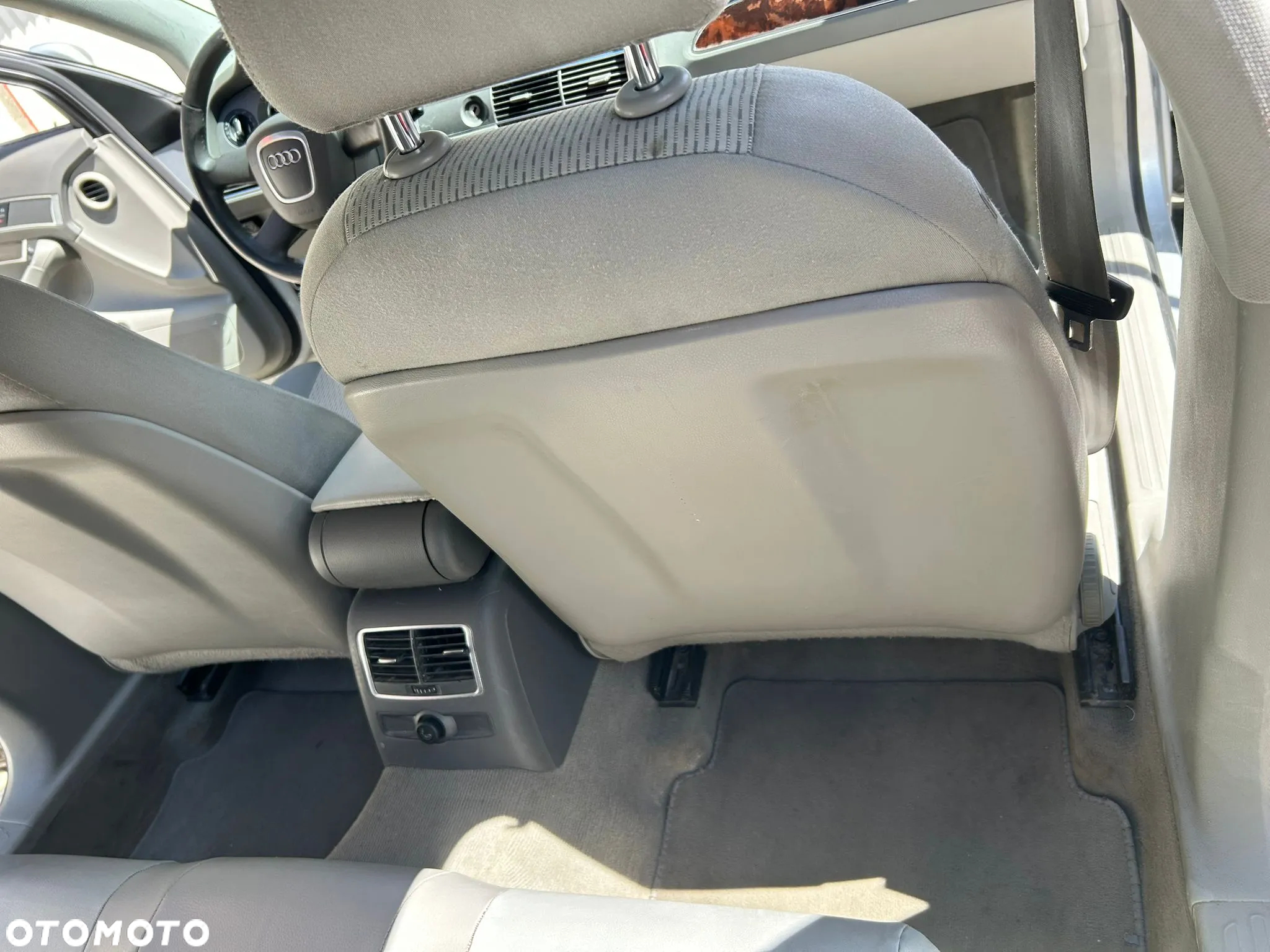 Audi A6 2.4 - 18