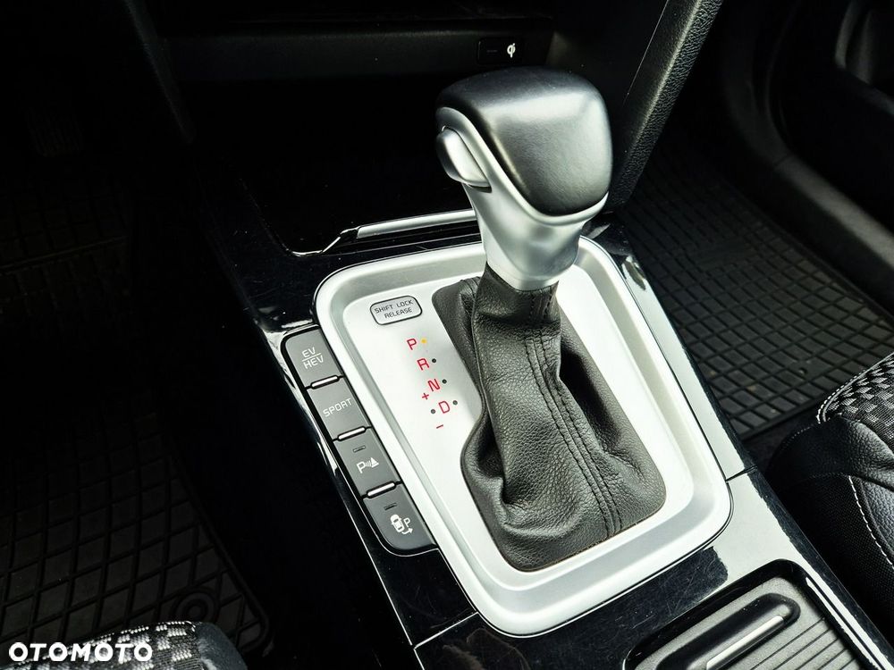 Kia Ceed 1.6 GDI PHEV L Business Line DCT - 25