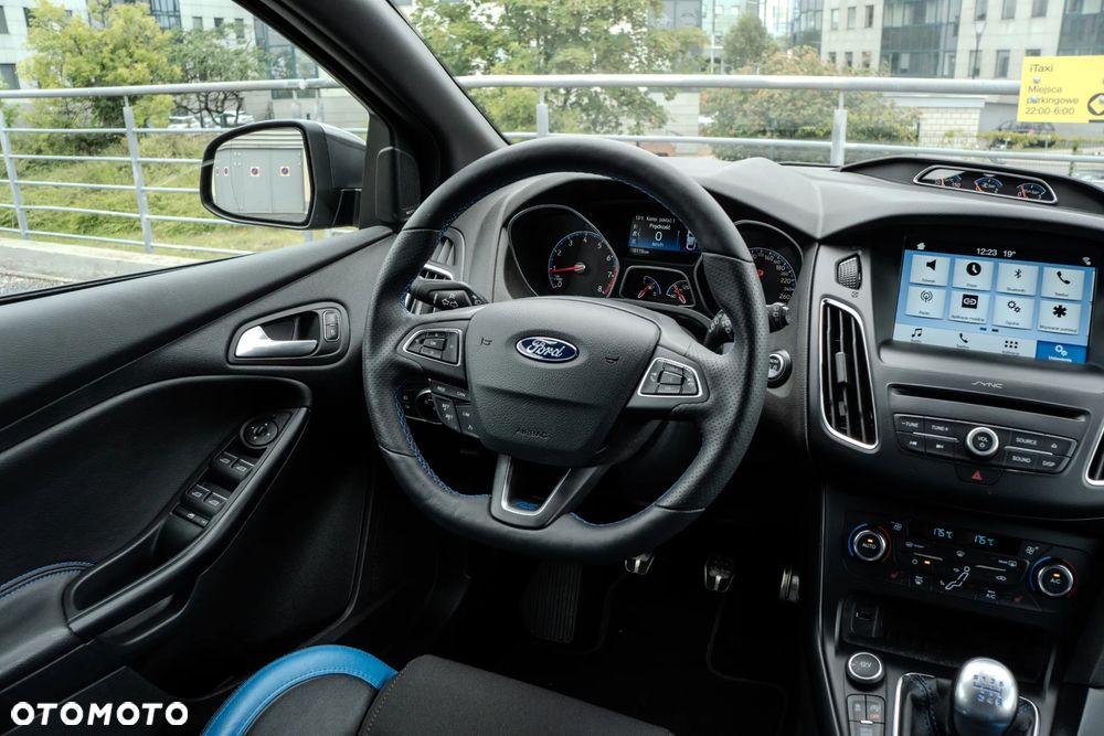 Ford Focus - 21