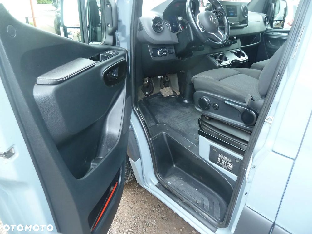 Mercedes-Benz SPRINTER - 24