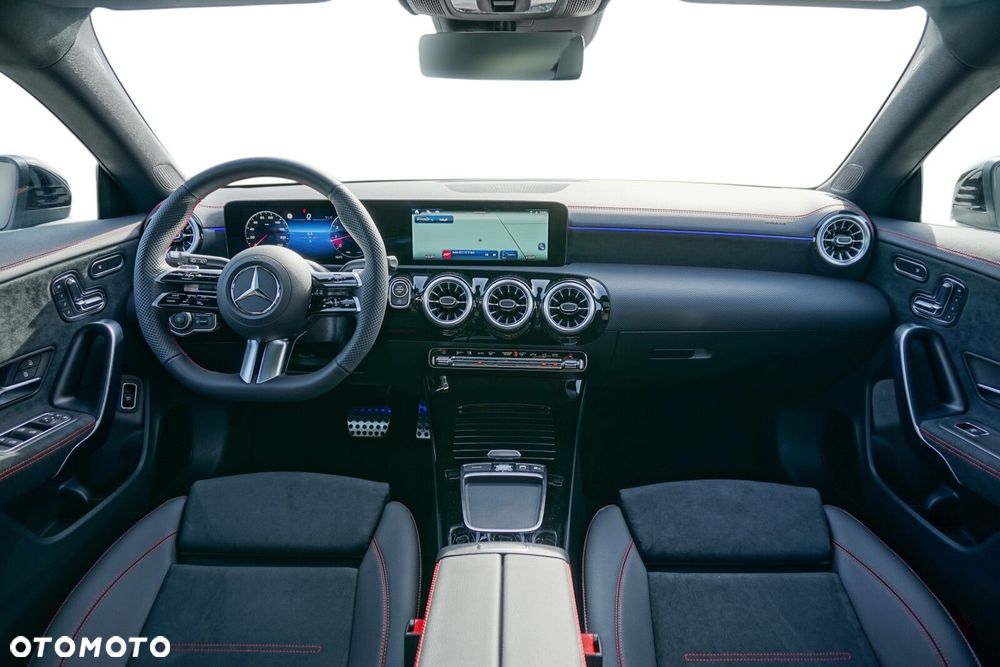 Mercedes-Benz CLA 250 4-Matic AMG Line 7G-DCT - 7