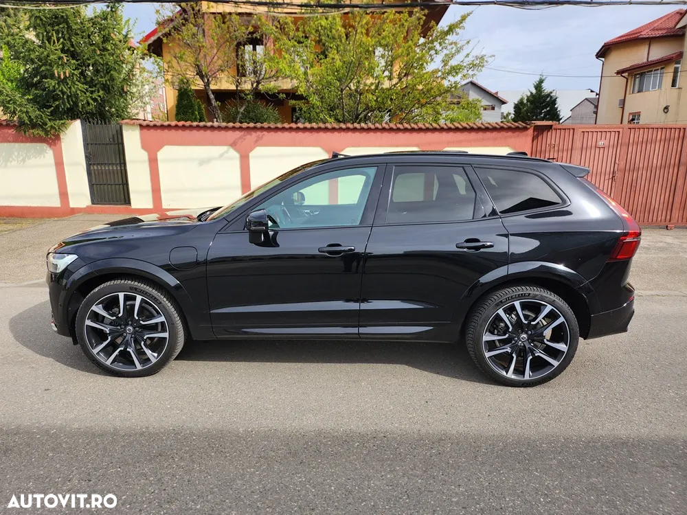 Volvo XC 60 T6 AWD Recharge Ultimate Black Edition - 4