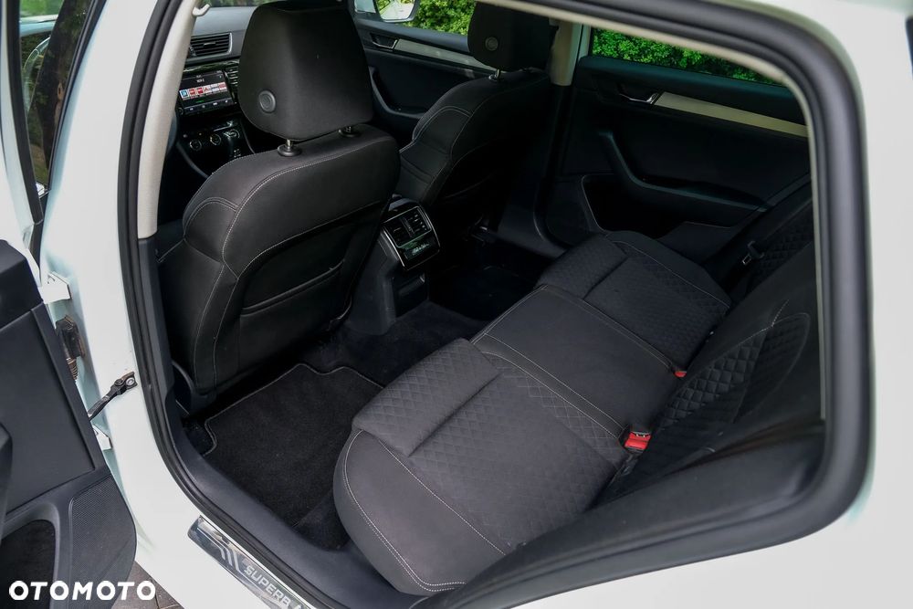 Skoda Superb 2.0 TDI 4x4 DSG Style - 19