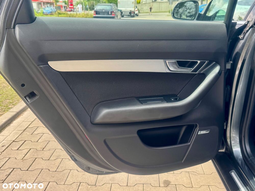 Audi A6 Avant 2.7 TDI DPF quattro tiptronic - 14