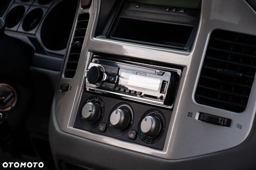 Mitsubishi Pajero 3.2 DI-D Automatik Dakar - 7