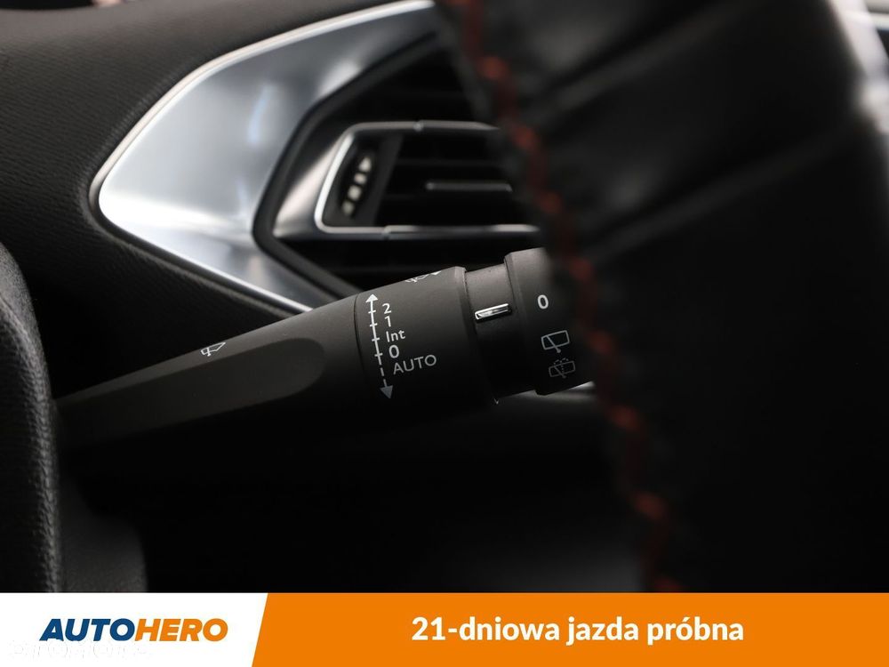 Peugeot 308 1.2 PureTech Allure S&S EAT8 - 29