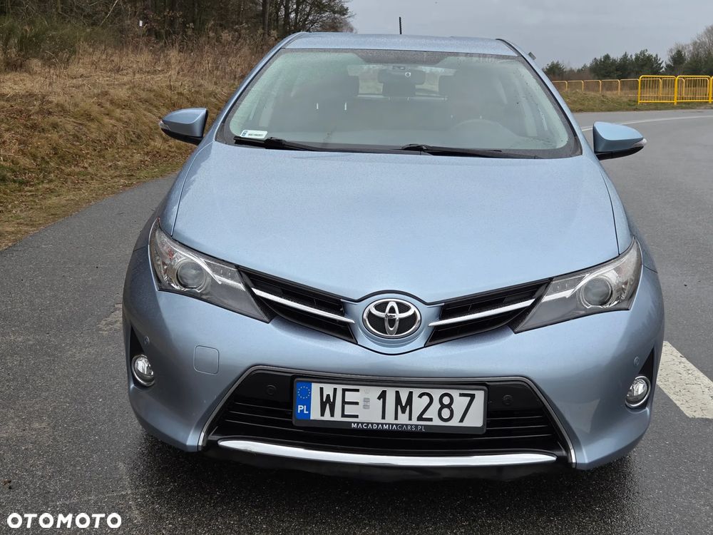 Toyota Auris 1.6 Premium - 2