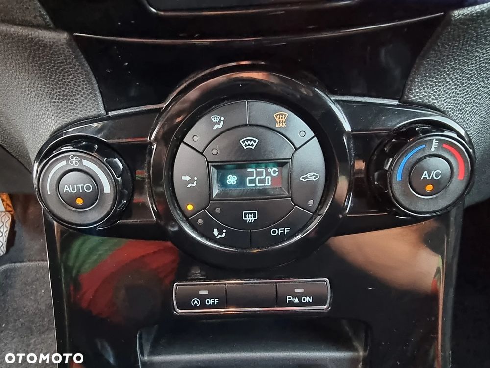 Ford Fiesta 1.0 EcoBoost STart-Stop Titanium - 19
