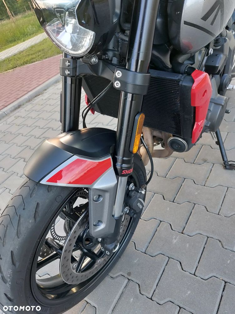 Triumph Trident - 25