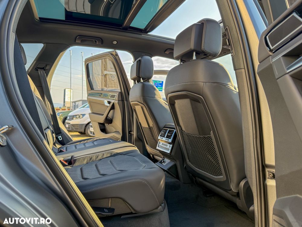 Volkswagen Touareg V6 TDI 4MOTION R-Line - 15