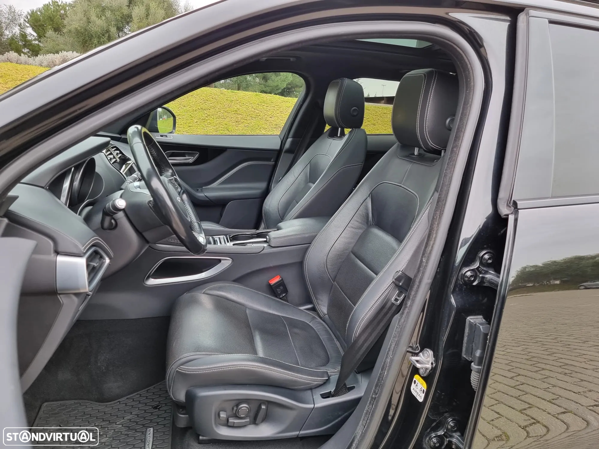 Jaguar F-Pace 2.0 i4D R-Sport - 17