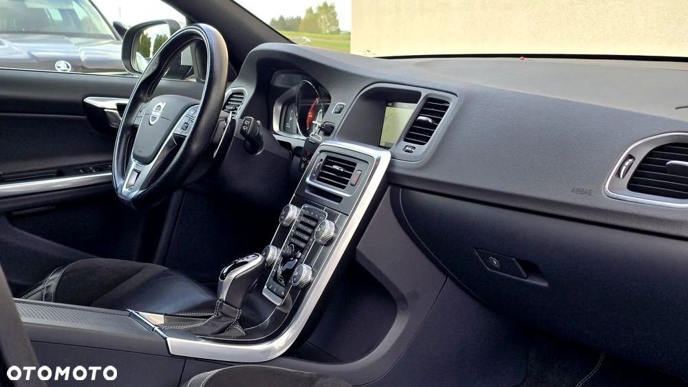 Volvo V60 D4 Geartronic RDesign - 28