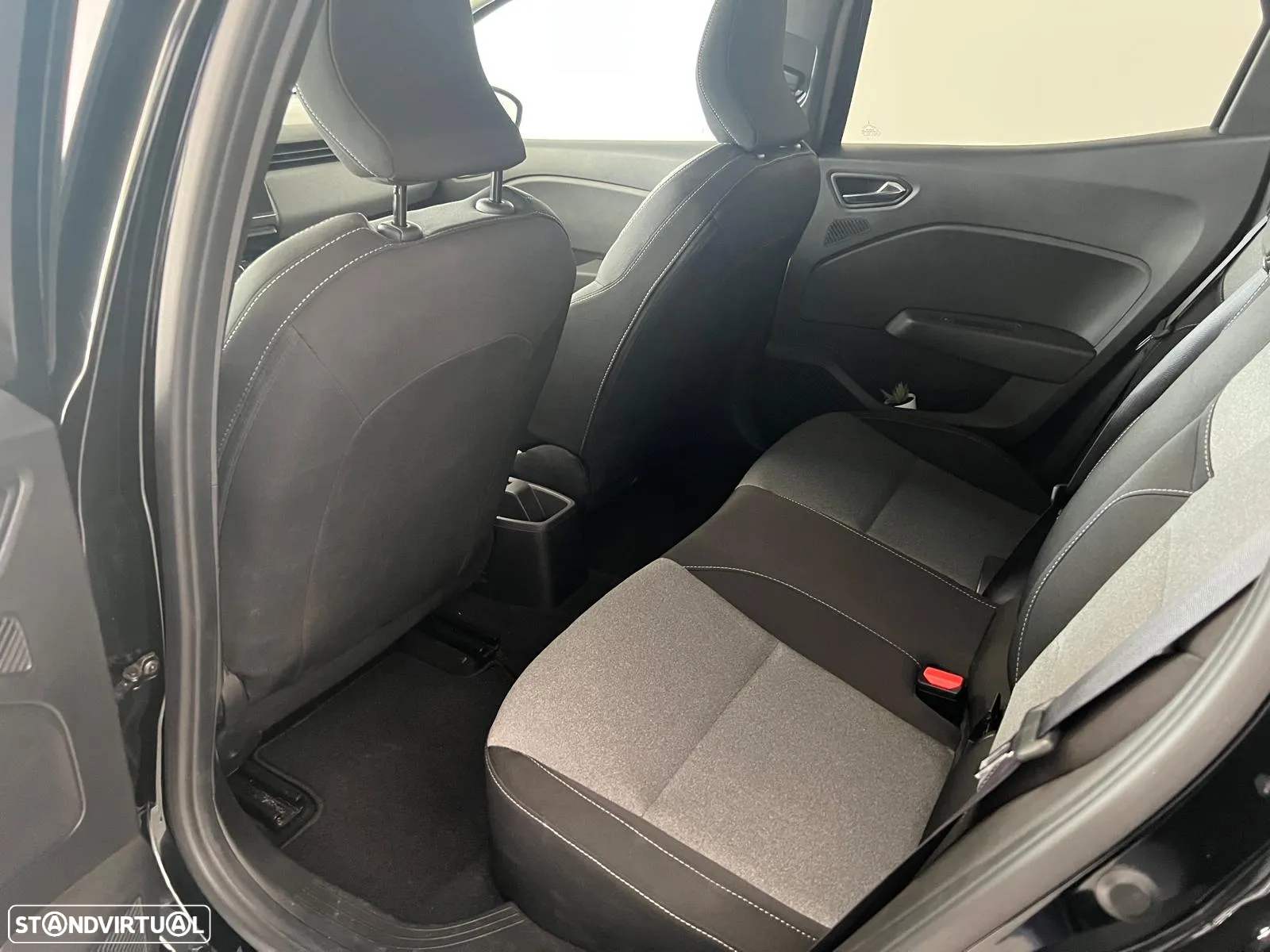 Mitsubishi Colt 1.0 MPI-T Invite - 11