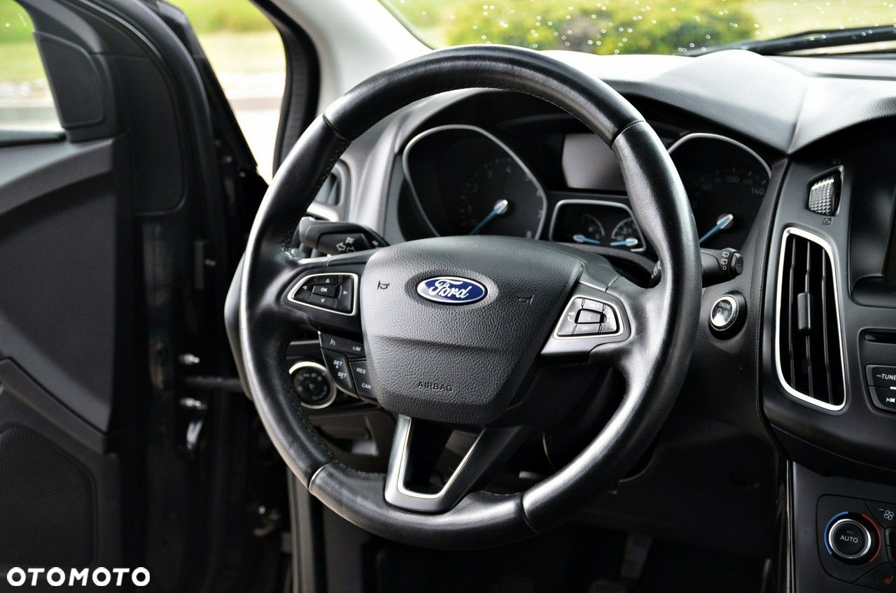 Ford Focus - 25