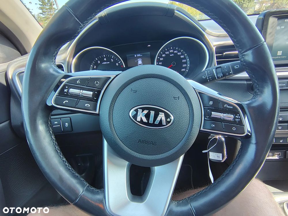 Kia Ceed 1.0 T-GDI ISG GT Line - 28