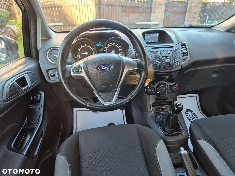 Ford Fiesta 1.25 Celebration - 22