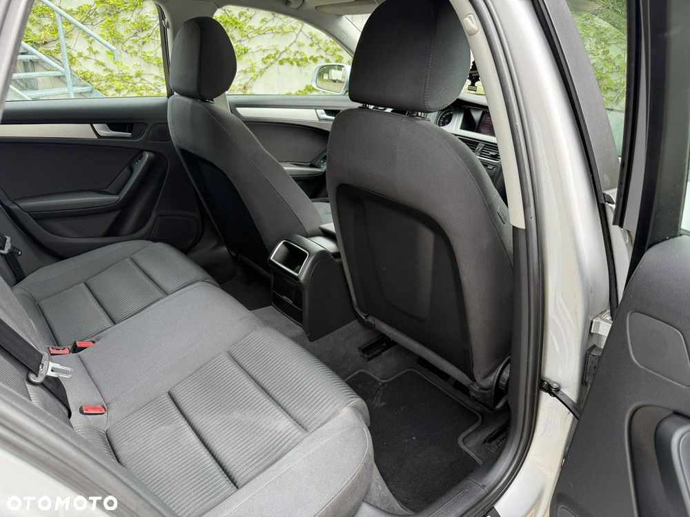 Audi A4 Limousine - 11