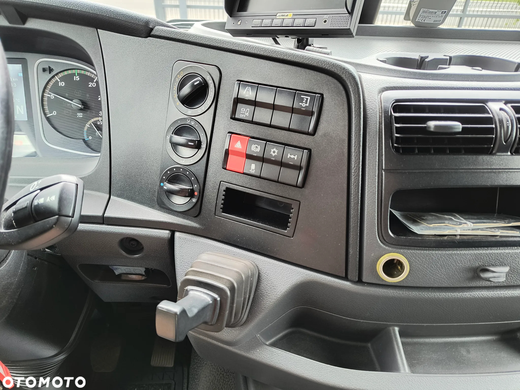 Mercedes-Benz Atego 1224 EURO6 - 13