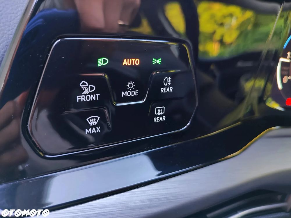 Volkswagen Golf 2.0 TDI Style - 25