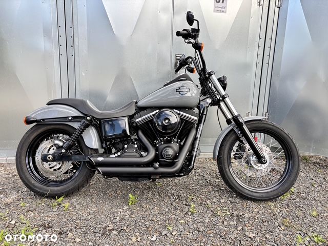 Harley-Davidson Dyna Street Bob - 1