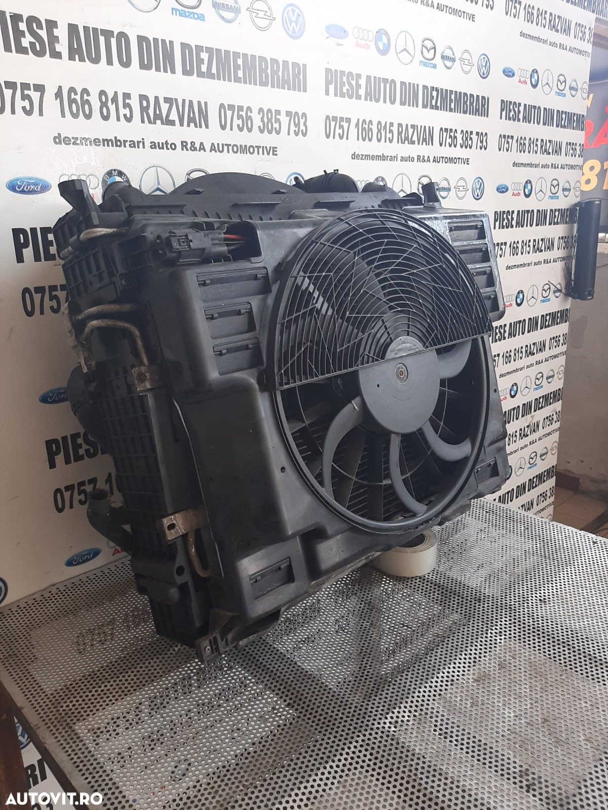 Trager Calandru Fata Complet Radiator Apa Clima Termocupla Etc. Land Rover Range Rover Vogue L322 A - 4